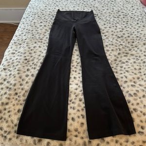 TnaBUTTER Atmosphere Flare Hi-Rise Legging